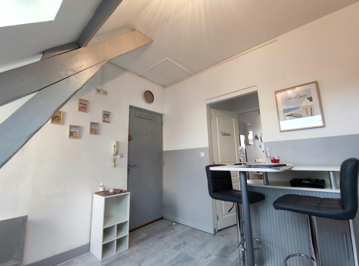 Joli Petit T2 Terrasse Proche Du Phare Calais Exterior foto