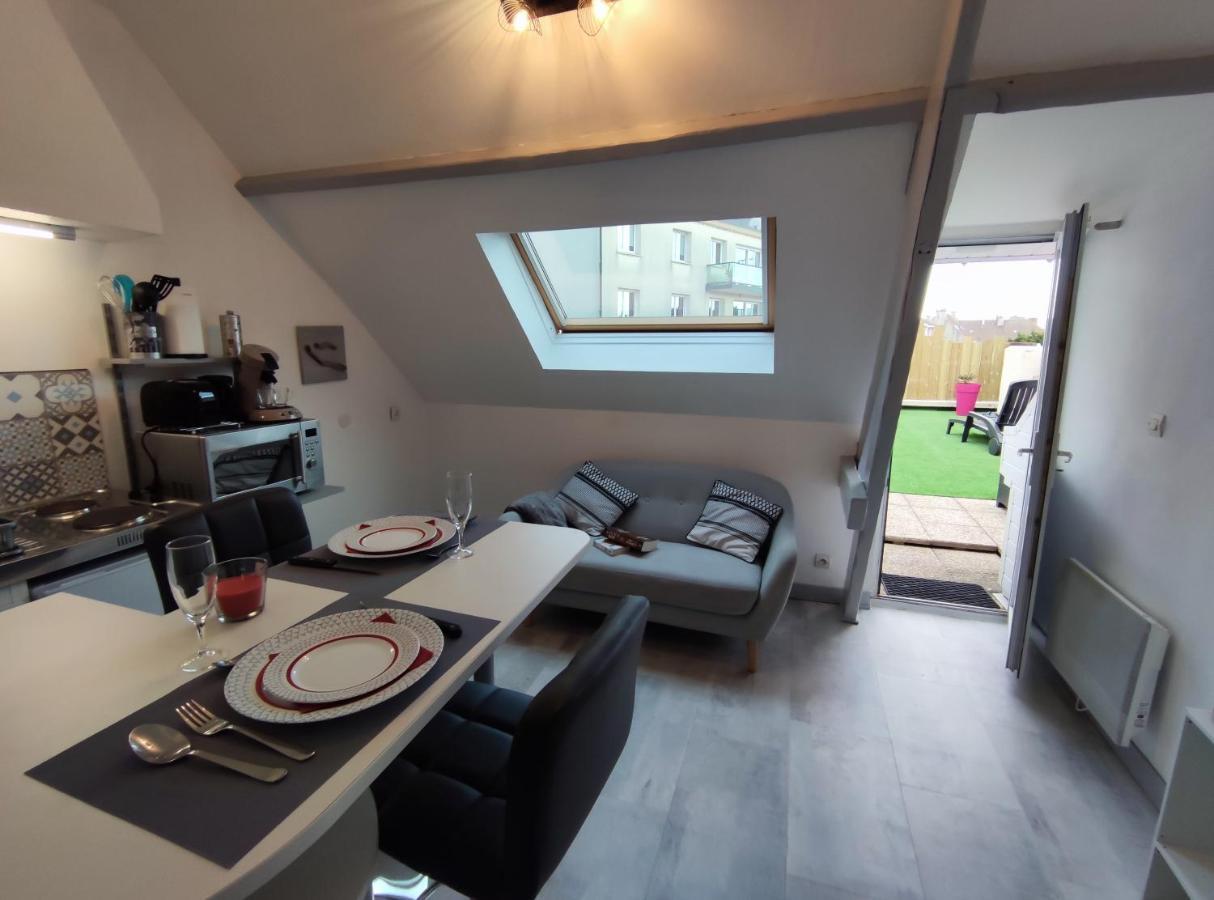 Joli Petit T2 Terrasse Proche Du Phare Calais Exterior foto